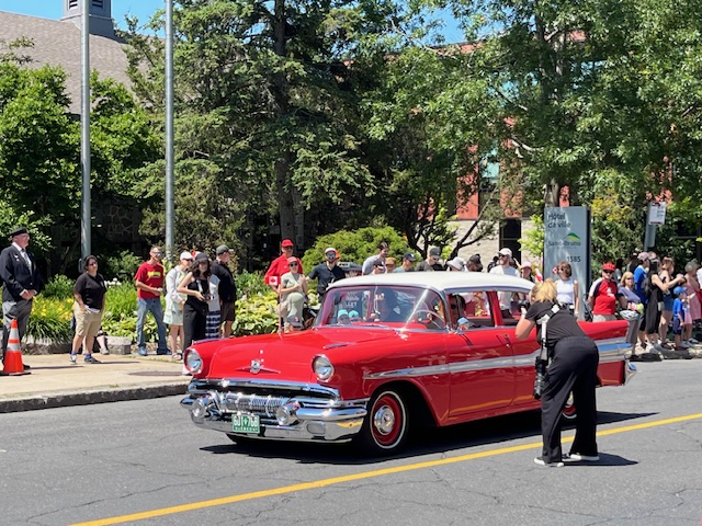 VAQ - Défilé de voitures anciennes à Saint-Bruno