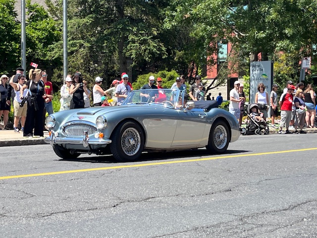 VAQ - Défilé de voitures anciennes à Saint-Bruno