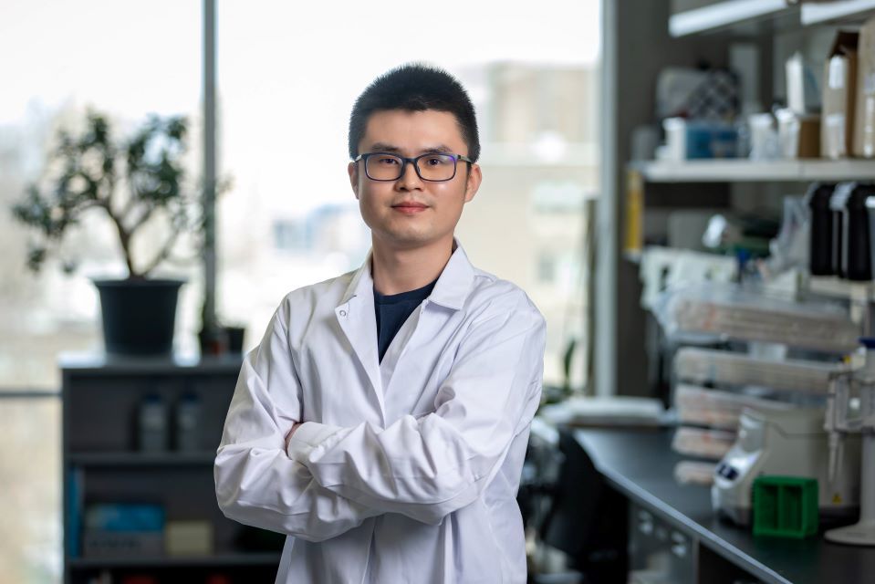 Guojun Chen Receives Canada Research Chair in Biomaterials and Biomacromolecule Delivery