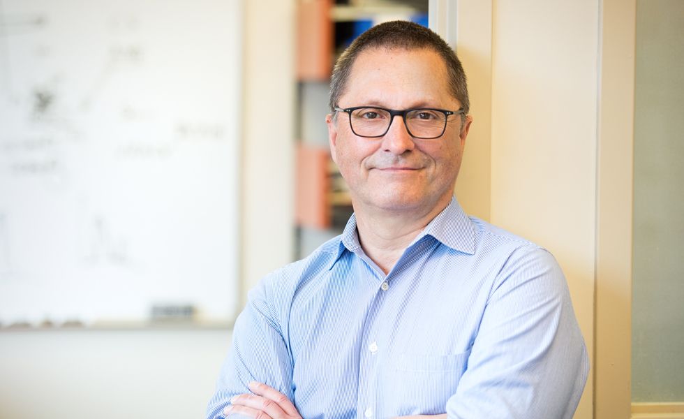 Dr. André Veillette named first Executive Director of the Terry Fox Research Institute's Marathon of Hope Cancer Centres Network