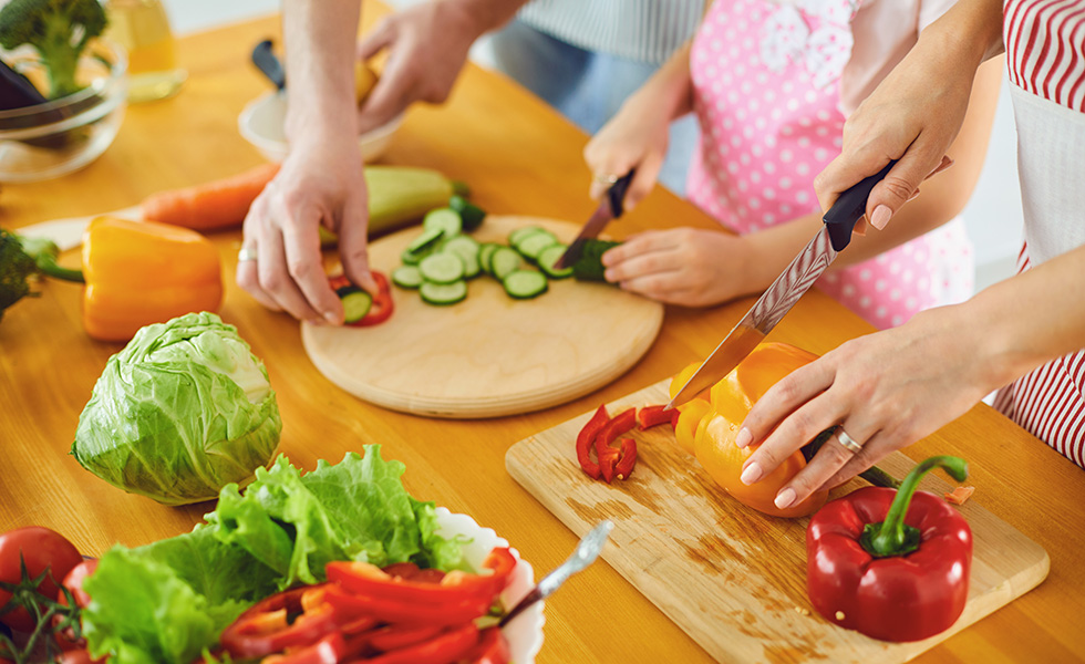 Bien s’alimenter en confinement: nos nutritionnistes vous conseillent