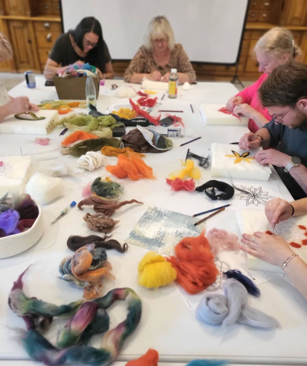 Initiation au feutrage à l'aiguille avec Atelier Plumes de Phénix · SAMEDI