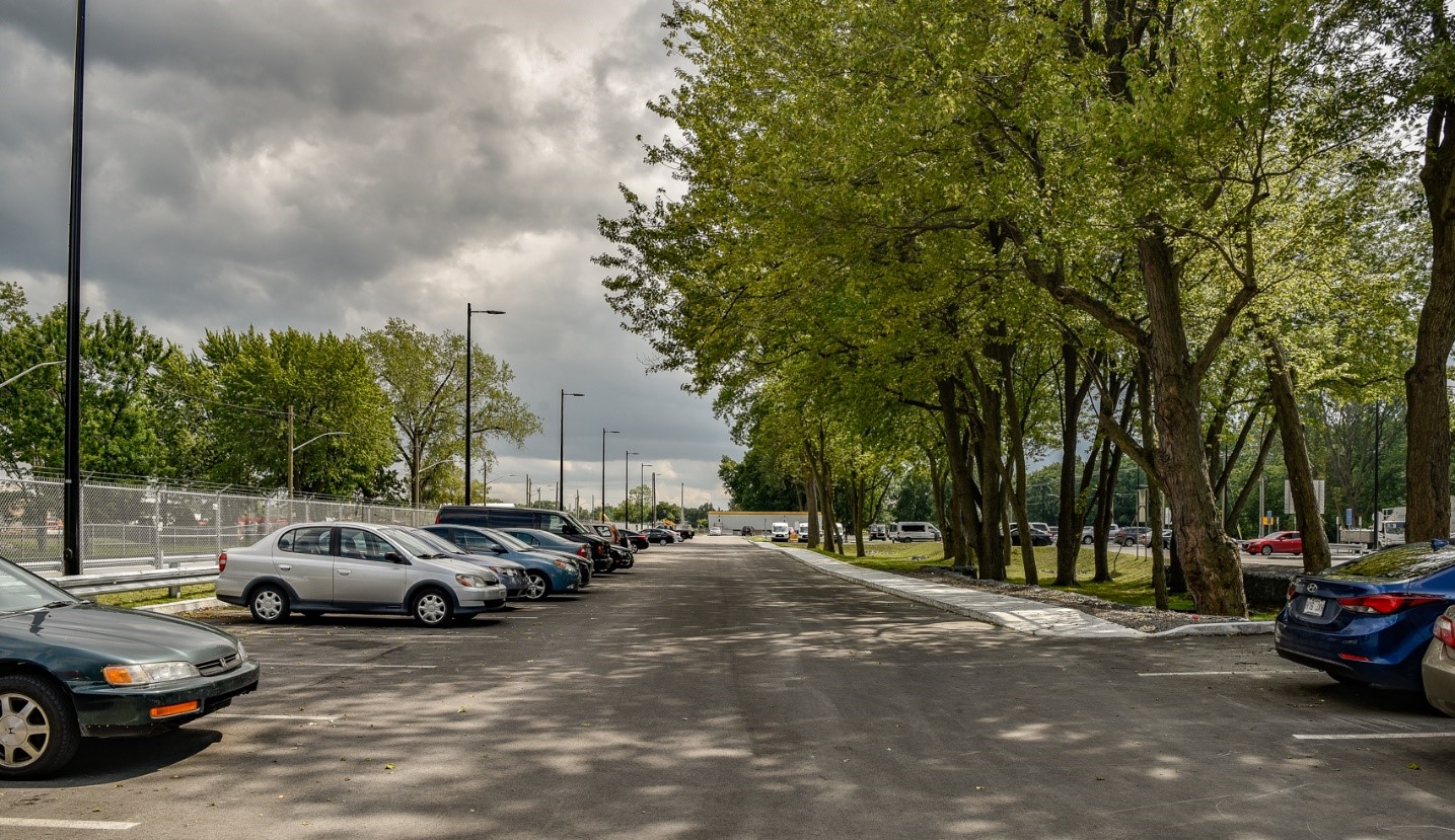 Vue générale du stationnement