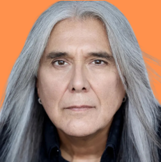 Une image contenant Visage humain, personne, sourcil, peauDescription générée automatiquement