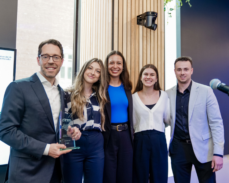 Award presentation at the Best Sustainability Report Gala