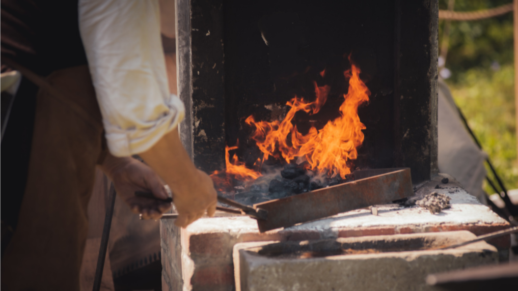 Workshop on metalwork, Around the hearth and kitchen utensils