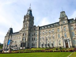 Visite guidée de l'Assemblée nationale du Québec, suivie d’un dîner au restaurant Le Parlementaire